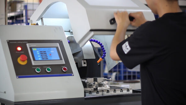 LC-350YAT Metallographic Cutting Machine - Image 3