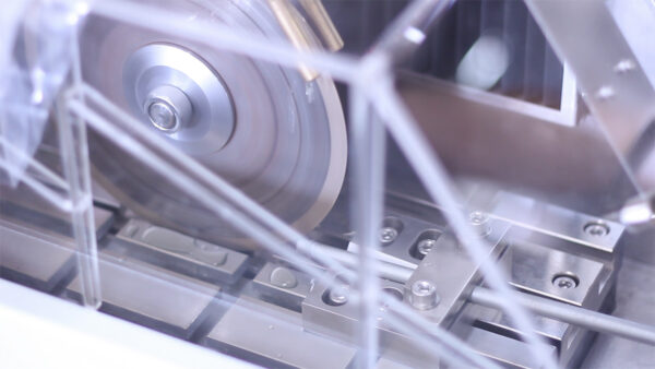 LC-200XP Automatic High Speed Precision Cutting Machine - Image 4