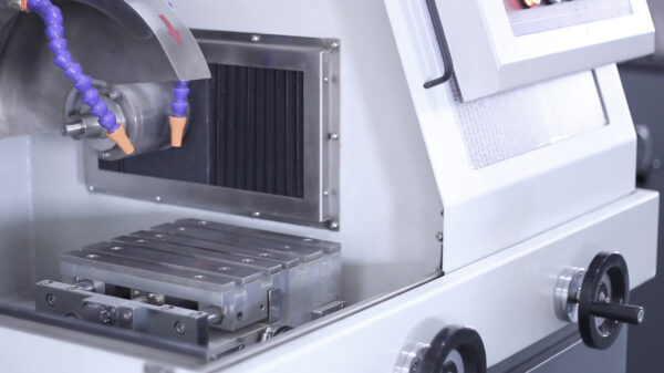 LC-400XP Automatic Metallographic Cutting Machine - Image 4