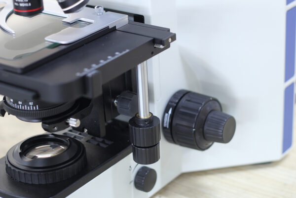 M-40MRT Ortho Metallographic Microscope - Image 5