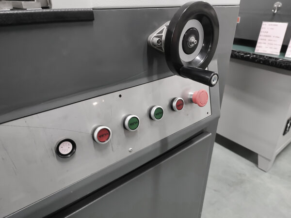 LC-300Y Metallographic Cutting Machine - Image 3
