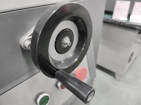 LC-300Y Metallographic Cutting Machine - Image 5
