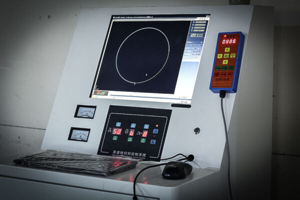 LC-250L metallographic wire cutting machine - Image 3
